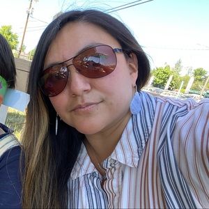 Meet your Posher, Noemi